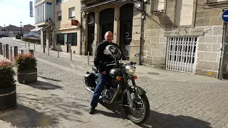 Royal Enfield Classic 500 visit the streets of Monforte de Lemos