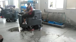 Ride on Floor Scrubber GM110BT85 Demonstration