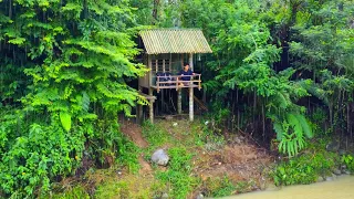Camping During Heavy Rain - Renovating an Old Stilt House Shelter Pounded by Heavy Rain Overnight