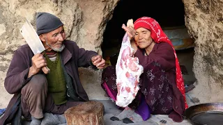 Old Style Cooking in the Cave Like 2000 Years Ago| Old Lovers Living in a Cave| Afghanistan Village