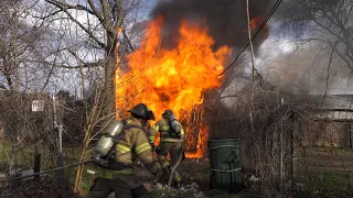 PRE-ARRIVAL: Firefighters stretching in on FULLY INVOLVED shed fire | Tulsa, OK