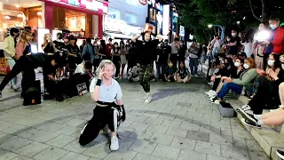 MONDAY. BLACK MIST, ALINA & SEUNGHO. BEAUTIFUL ENERGETIC PERFORMANCE. HONGDAE STREET.