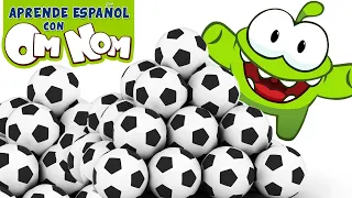 Aprende con Om Nom | Om Nom aprende los colores con balones de futbol | Learn Spanish With Om Nom