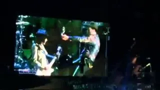 Nirvana with Joan Jett  -Smells Like Teen Spirit- Hall of Fame Abril 2014