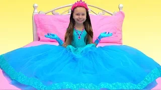 Alice quiere ser más alto y va a una fiesta de princesas