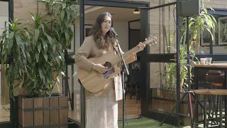 Jess Ribeiro - 'Summer of Love' (Live on Location)