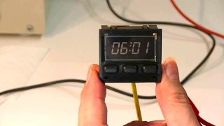 Porsche 944 Repairing the digital clock