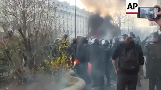 Nuevos enfrentamientos en París entre policías y manifestantes