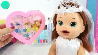 Sara se viste de Boda - Muñecas Baby Alive juegos de disfraces para niñas