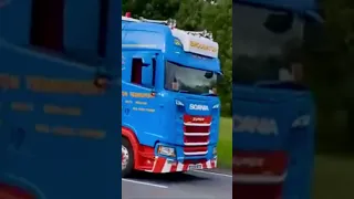 Scania R500 V8 with tones