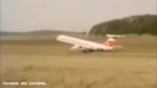 Epic grass runway landing | Airplanes landing on unpaved runway