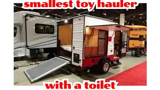 smallest toy hauler with a toilet I have ever seen : Sunray 139T