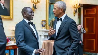 ULISHINDA BABA RAILA!!FUNNY MOMENT PRESIDENT OBAMA PRAISED PRESIDENT RUTO AS LAUGH TO RAILA FAIL