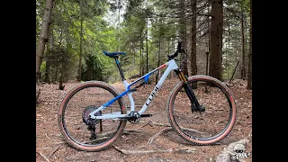 O zi pe o bicicletă de XC Racing: CUBE AMS (2023)