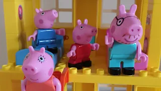 Costruiamo insieme la Casa di Peppa Pig da 84 pezzi 😄😄😄 #peppapig #giocattoli #simbatoys