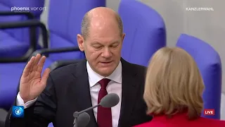 Scholz leistet Amtseid - Neuer Bundeskanzler vereidigt