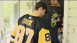 Crosby Delivers Tickets To Lucky Fan's Home
