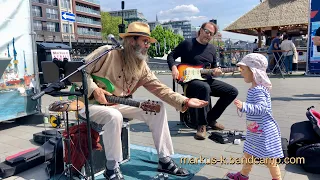MAGIC on the street in HAMBURG - Consciousness Is All There Is