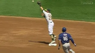 TEX@OAK: Out call at second overturned in 1st