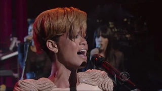 Rihanna - Russian Roulette (Live On Letterman 2009)