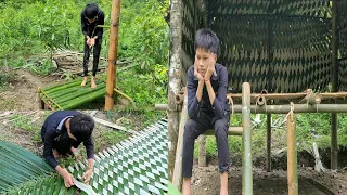 The orphan boy built a bamboo house and decorated and completed it himself