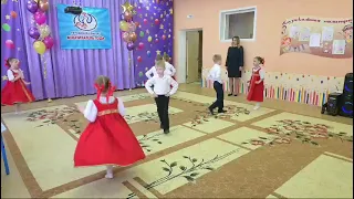 Народно-стилизованный танец "Кадриль".