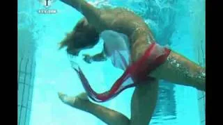 fashiontv | FTV.com - UNDERWATER PHOTOSHOOT WITH IRINA BOUGLIONE