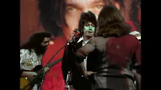 Captain Beefheart freaks out over microphone during Germany set (1972)