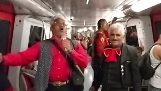 Cantante de los Ángeles negros cantando en el metro de Caracas Venezuela (como quisiera decirte)