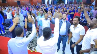 ድንቅ የአምልኮ ከይትባረክ አለሙ ጋር በHEBIRON CHURCH IN DURBAN SA.