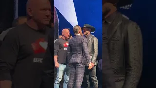 Битва взглядов Конора Макгрегора и Дональда Серроне перед UFC 246 / Возвращения Макгрегора