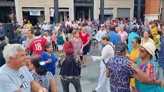 siguen bailando..linda tarde plaza hijas de tampico..🥳