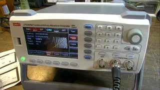 How to BREAK Your New Signal Generator - UNI-T Model UTG2025A Signal Generator DEMO TEST