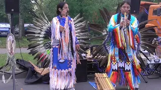 Песня о гитаре :))  Индейцы из Эквадора Runa Kay and Inty «Pakarina».