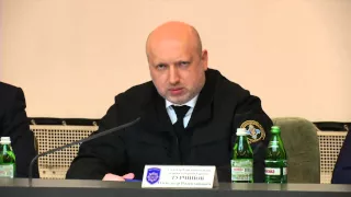 О. Турчинов: Якщо треба буде, суд над хабарниками проводитимемо на стадіоні