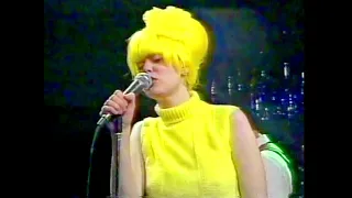 The B-52's - Butter Beans, live London 1983