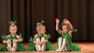 Dzungļi Dejo 1.grupas audzēknes, Jungle - little ballerinas