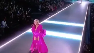 Grace Elizabeth - Opening Sagment Victoria's Secret Fashion Show 2018.