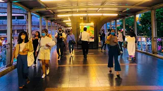 [4K] Bangkok Skywalk & Friday Night Crowd - Thailand Walking Tour (เดินสกายวอร์ค)