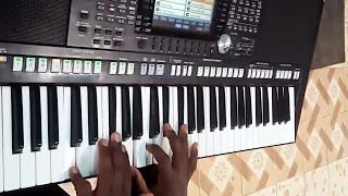 how to make and play passing chords on key B// piano freestyle