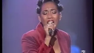 Diana King - L L Lies (Live in Música Si)