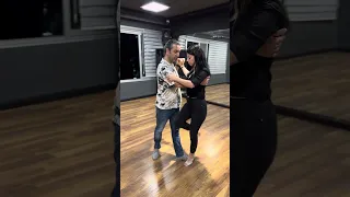 Tango Lesson : Combining Sacada to Front Ocho with Linear Sacadas Combinations and Exit Decorations