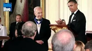 Peres awarded US Medal of Freedom