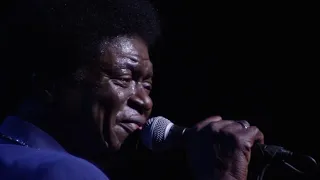 Charles Bradley (And his Extraordinaires) - Let Love Stand A Chance (Live at the Apollo)