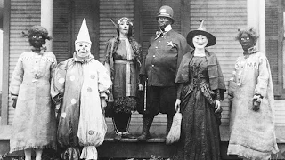 10 Creepy Vintage Halloween Photos