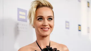 Watch Katy Perry Pull Off Epic Backstage Quick Change