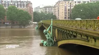 Наводнение в Париже пошло на убыль