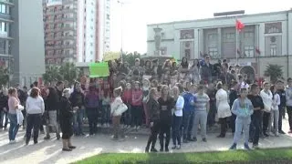 A1 Report - Jo armëve kimike, protesta në Durrës, Shkodër, Elbasan, Fier