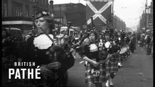 Robeson Leads May Day Parade (1960)