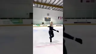 Amazing ice skating stunt 🔥 must watch #shorts